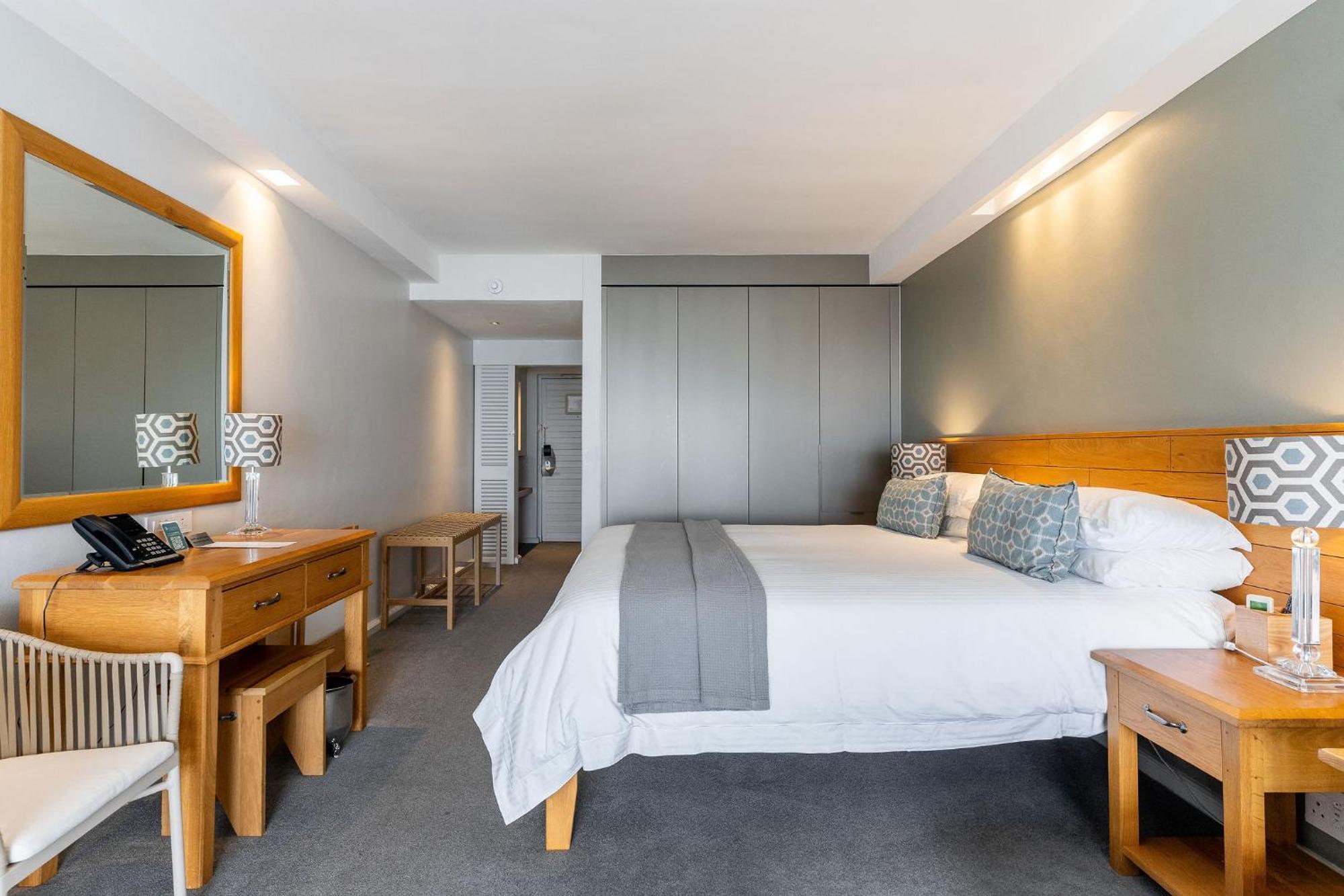 Hotel The Bay